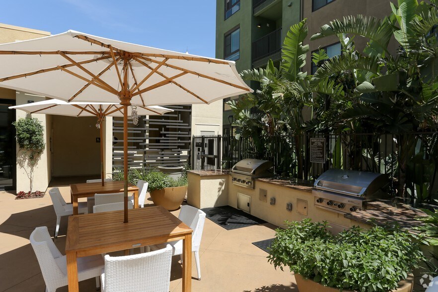 More Photos Of 9400 Corbin Ave, Northridge Apartments For Lease