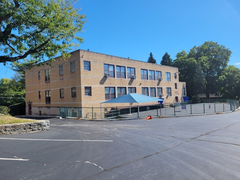 More Photos Of 230 Haverford Rd, Wynnewood Schools For Lease