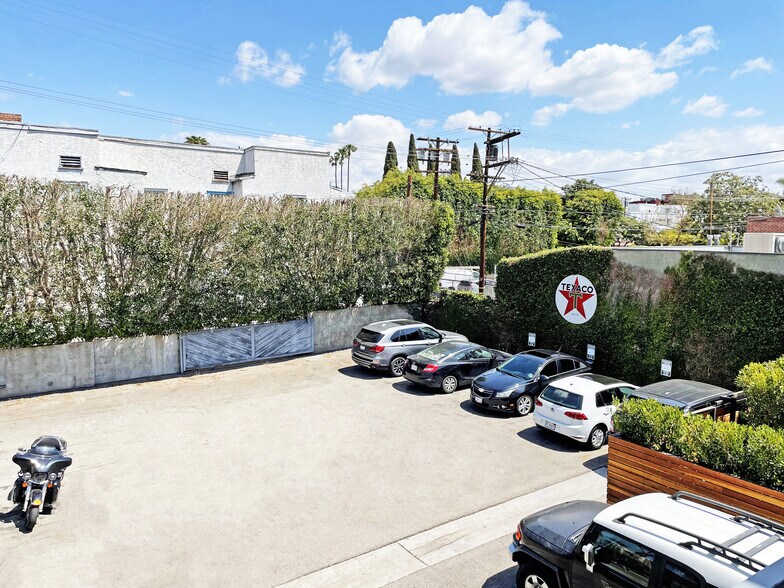 More Photos Of 7253-7255 Santa Monica Blvd, West Hollywood Freestanding For Lease