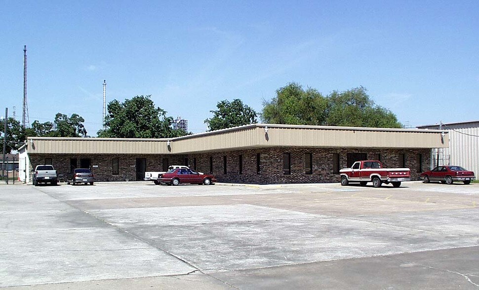 Primary Photo Of 313 S SH 146, Baytown Office For Sale