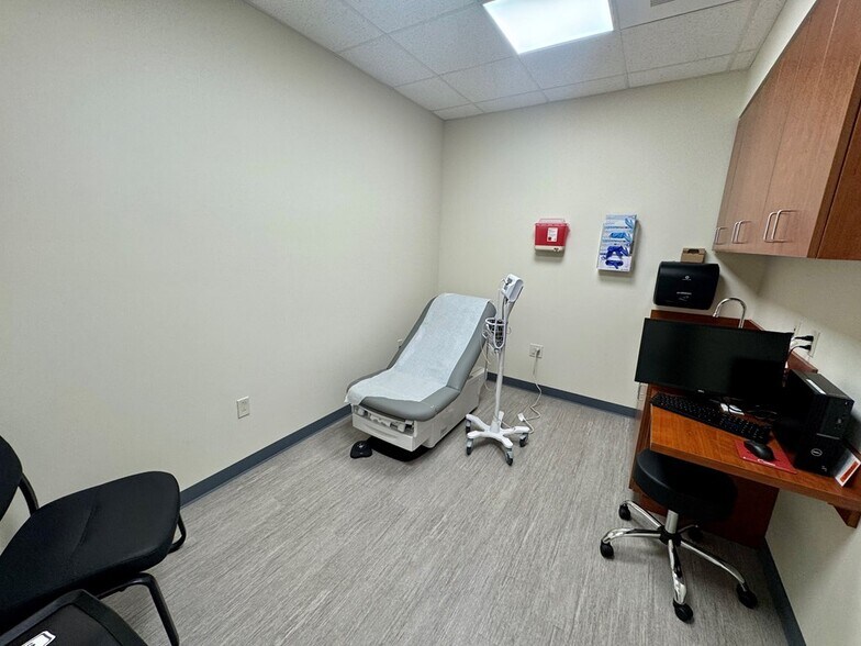 More Photos Of 172 Luds Way, Dothan Office For Lease