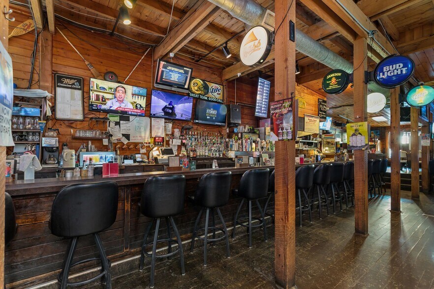 More Photos Of 217 E College Ave, Appleton Restaurant For Sale
