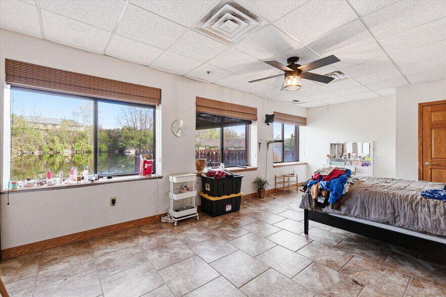 More Photos Of 2107 Velp Ave, Green Bay Freestanding For Sale