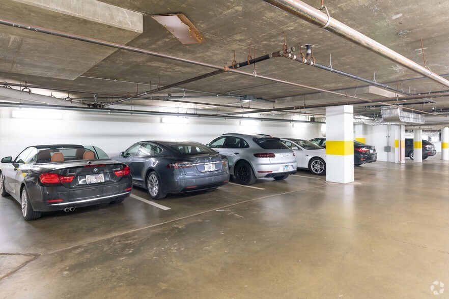 More Photos Of 500 Lake Cook Rd, Deerfield Unknown For Lease