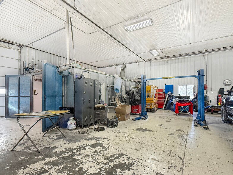 More Photos Of 2326 N Main St, Osceola Auto Repair For Sale