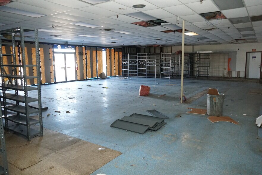 More Photos Of 210 Broad St, Bridgewater Service For Sale