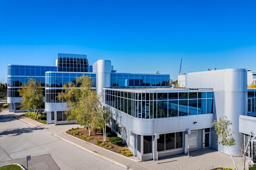More Photos Of 2655 N Sheridan Way, Mississauga Office For Lease