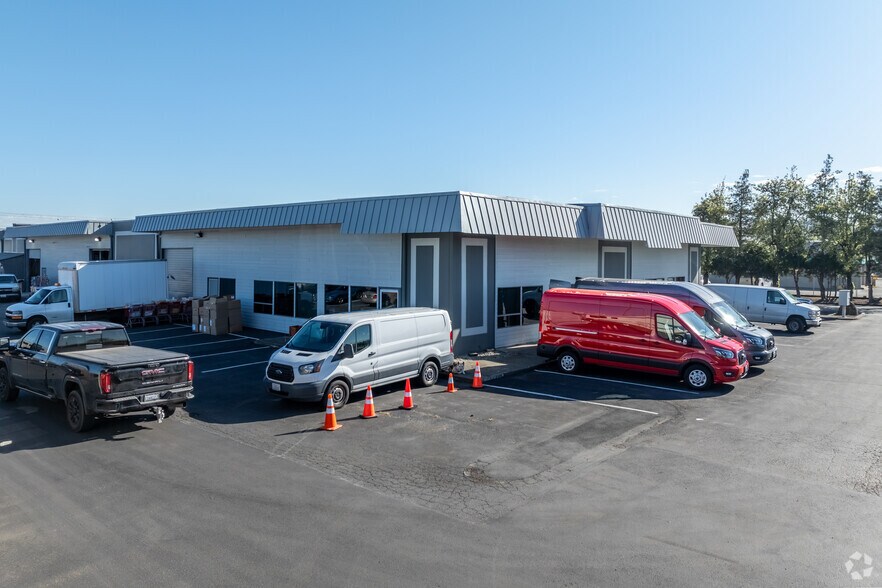 More Photos Of 131 30th St NE, Auburn Warehouse For Lease