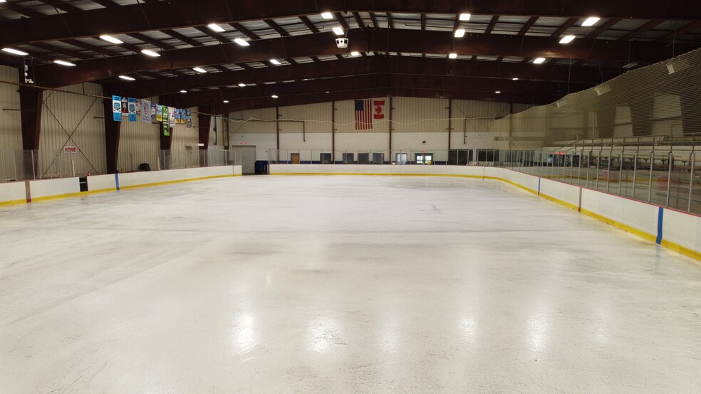 More Photos Of 2725 W Entry Rd, Baldwinsville Sports And Entertainment For Lease