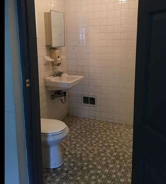 More Photos Of 202-208 Cecil B Moore Ave, Philadelphia Warehouse For Sale