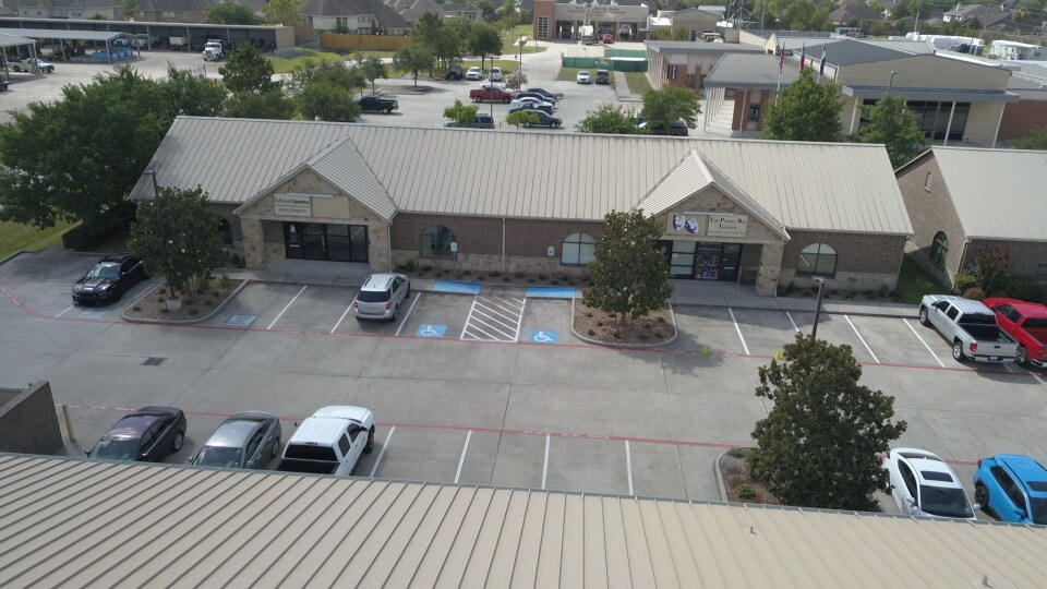 More Photos Of 1311 W Parkwood Ave, Friendswood Office For Lease