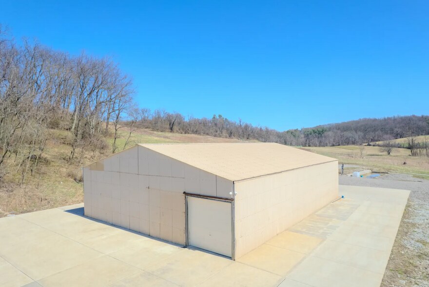 More Photos Of 651 E Pittsburgh St, Greensburg Warehouse For Lease