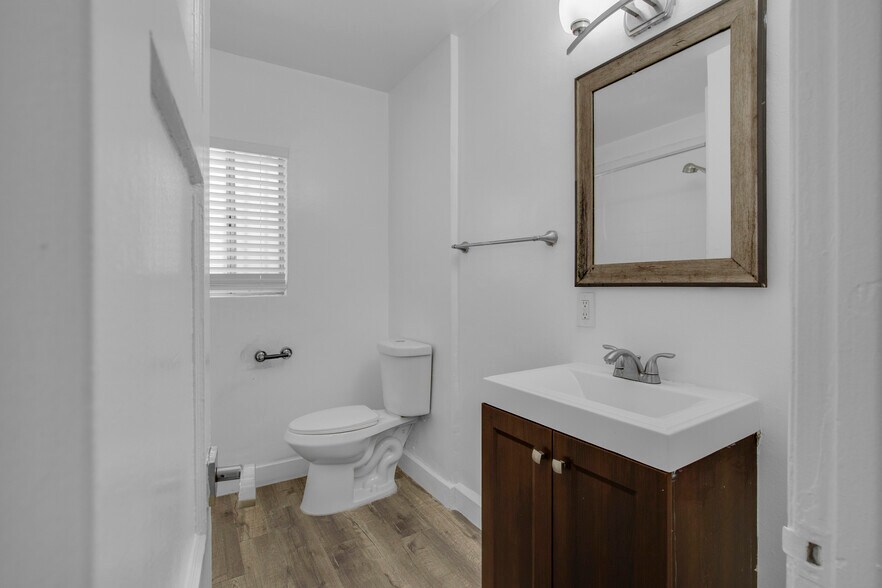 More Photos Of 1646 N Harvard Blvd, Los Angeles Apartments For Sale