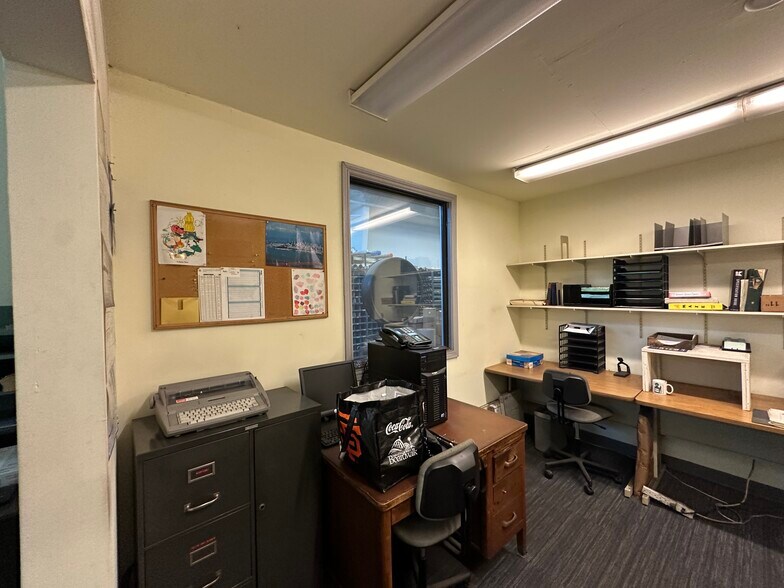More Photos Of 1475 Yosemite Ave & 1450 Armstrong Ave, San Francisco Manufacturing For Lease