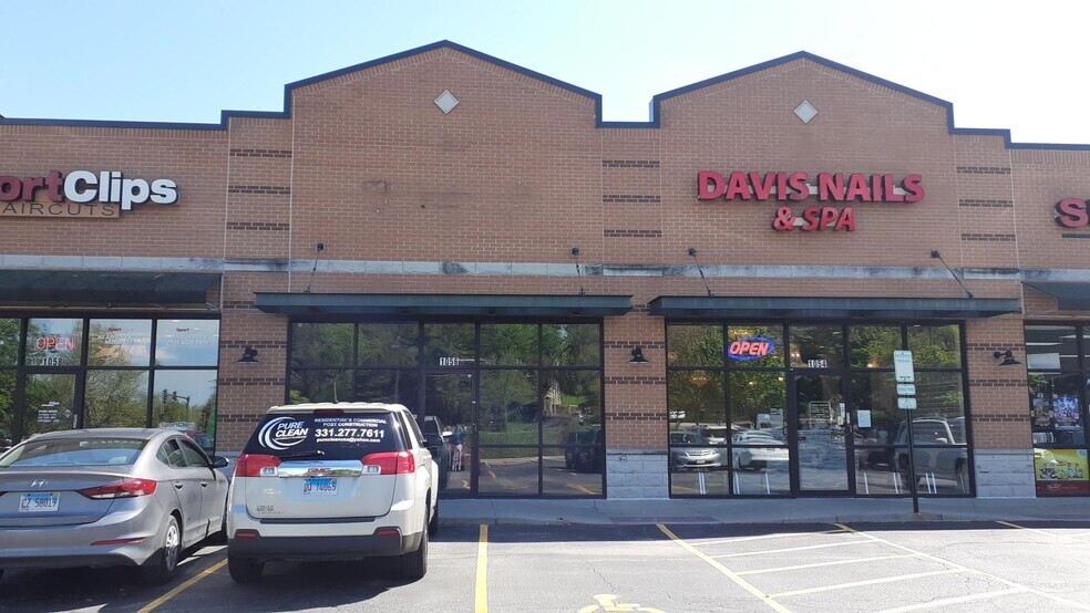 More Photos Of 1040-1060 S Sutton Rd, Streamwood Unknown For Lease