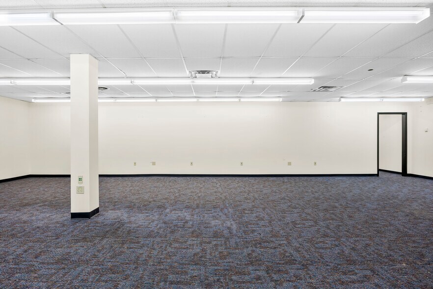 More Photos Of 30-32 N Russell Rd, Albany Office For Sale