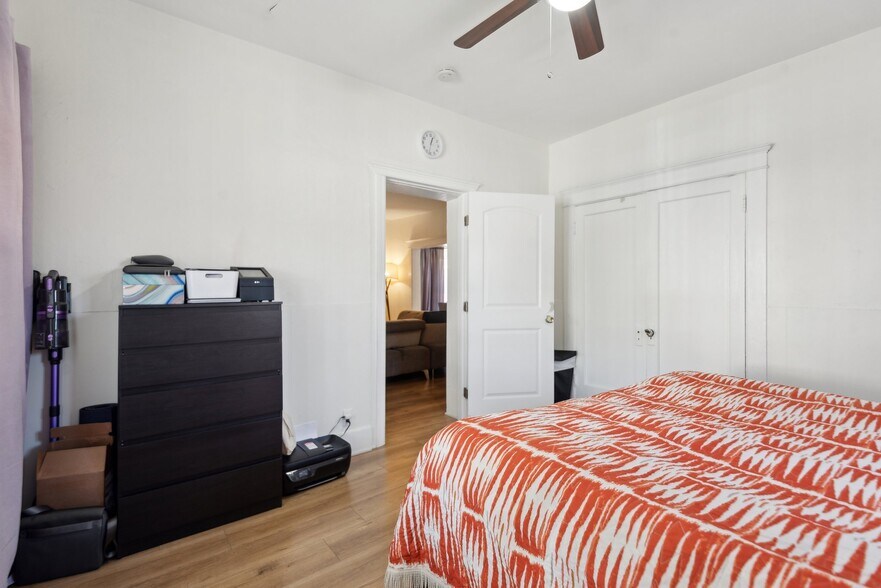 More Photos Of 426 Ivy St, Glendale Apartments For Sale