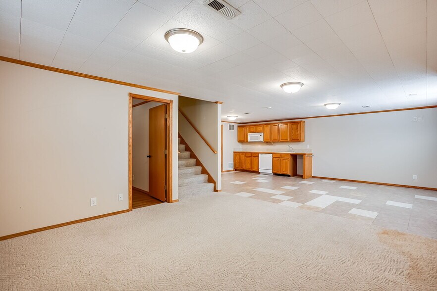 More Photos Of 121 S Water St, Derby Office For Sale