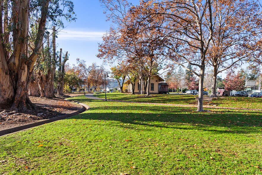 More Photos Of 254 1st St E, Sonoma Land For Sale