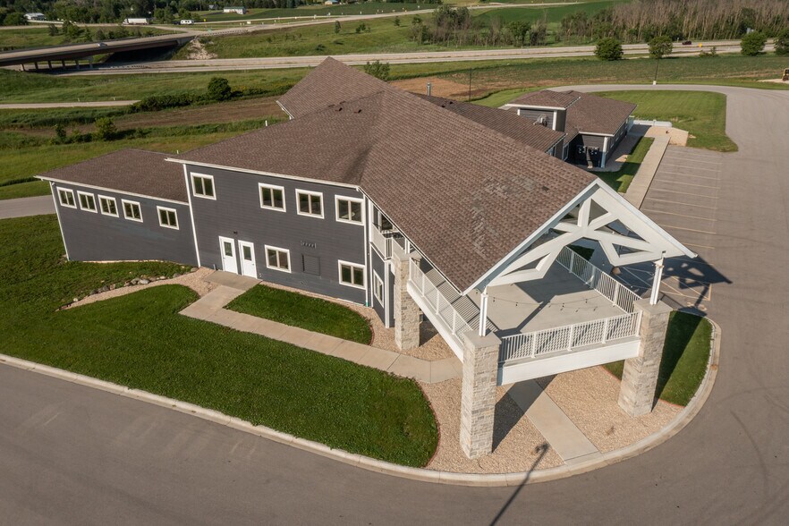 More Photos Of N9450 Mohawk Rd, Theresa Office For Sale