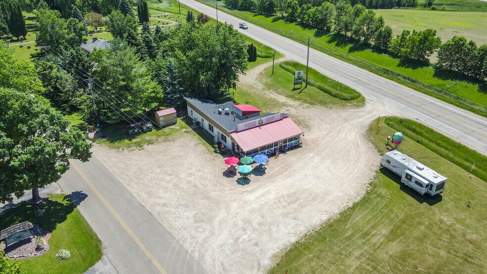 More Photos Of E6659 Wolf River Dr, Fremont General Retail For Sale