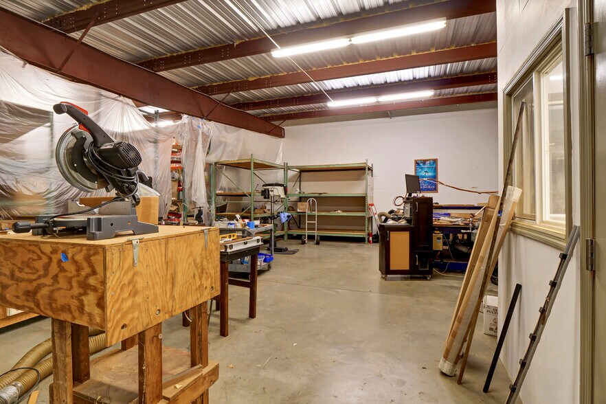 More Photos Of 1316 S 5th Ave, Wilmington Service For Sale