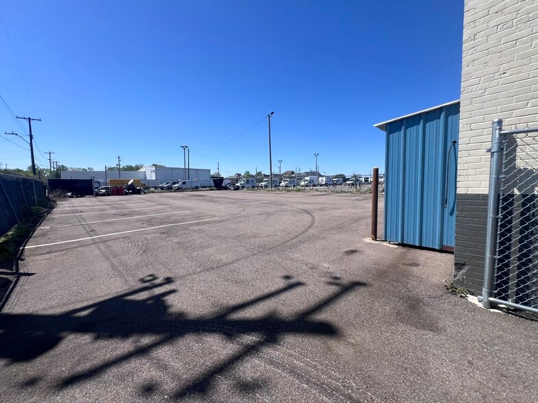 More Photos Of 167 Webster Ave, Memphis Auto Repair For Sale