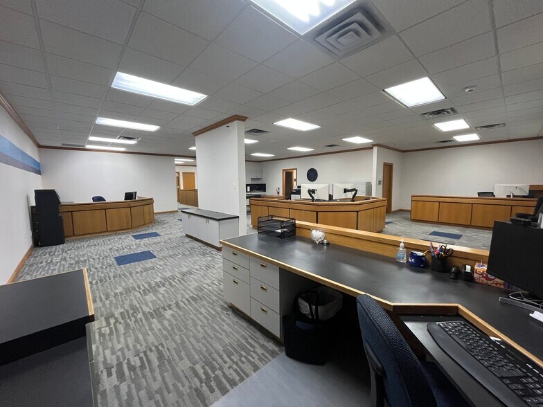 More Photos Of 10858 FM 346 W, Flint Office For Sale