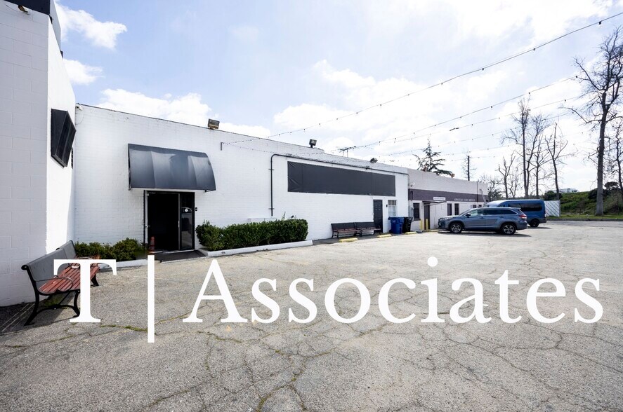 More Photos Of 6205-6215 Laurel Canyon Blvd, North Hollywood Office For Lease