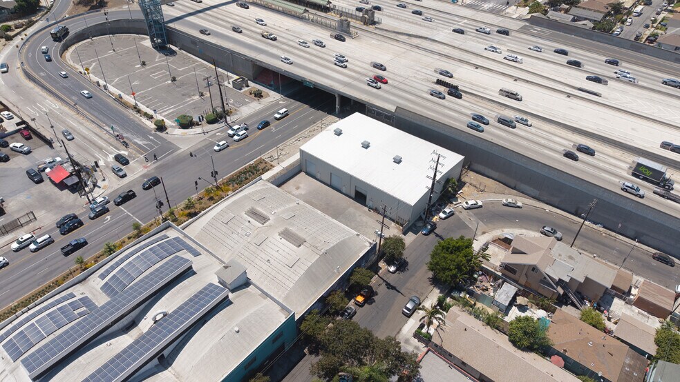 More Photos Of 326-330 W 58th St, Los Angeles Warehouse For Sale