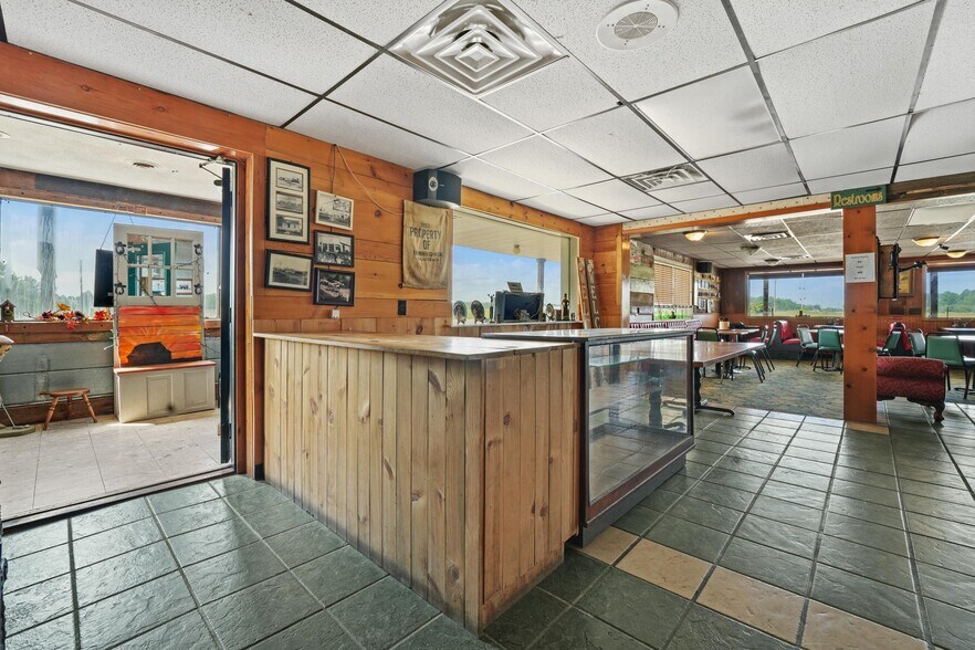 More Photos Of 7467 E Houghton Lake Rd, Merritt Restaurant For Sale