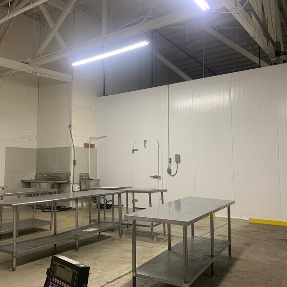 More Photos Of 1937-2035 E Vernon Ave, Vernon Refrigeration Cold Storage For Lease