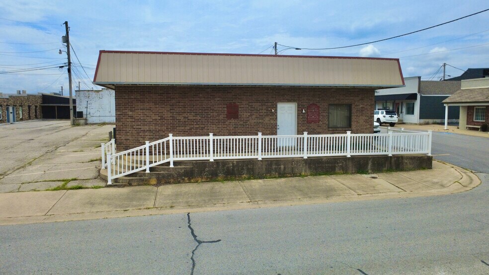 More Photos Of 701 S Church St, Mountain Home Office For Sale