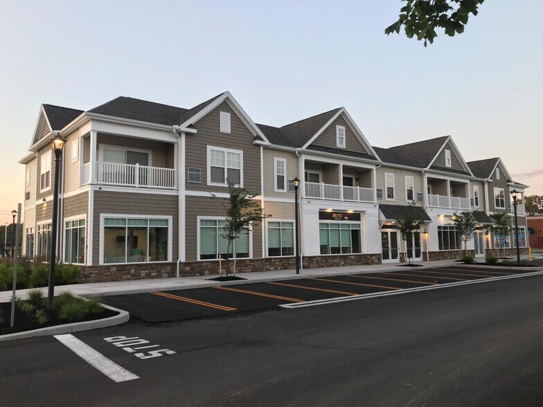 More Photos Of 100-300 Glenmose Rd, Fairport Storefront Retail Residential For Lease