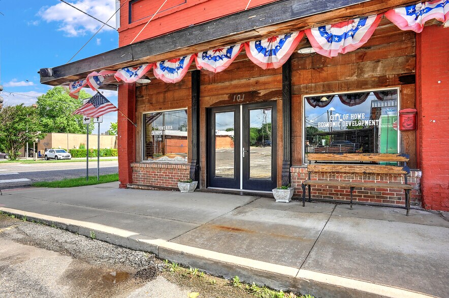 More Photos Of 101 Haning, Howe Storefront For Sale