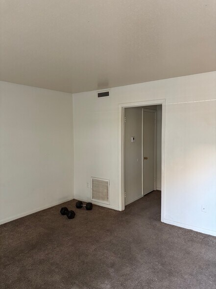 More Photos Of 2409 Woodland Rd, Texarkana Multifamily For Sale