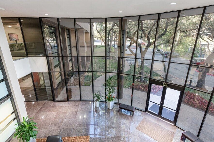 More Photos Of 4301 Westbank Dr, Austin Unknown For Lease