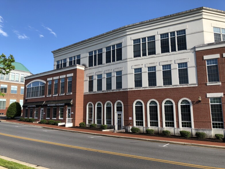 Primary Photo Of 105 Centennial St, La Plata Medical For Sale