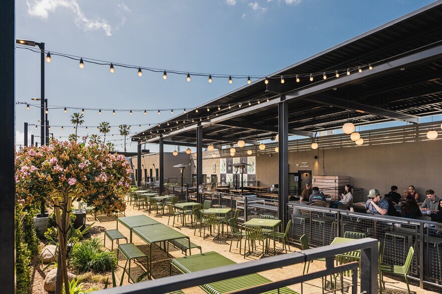 More Photos Of 602 S Tremont St, Oceanside Storefront For Lease