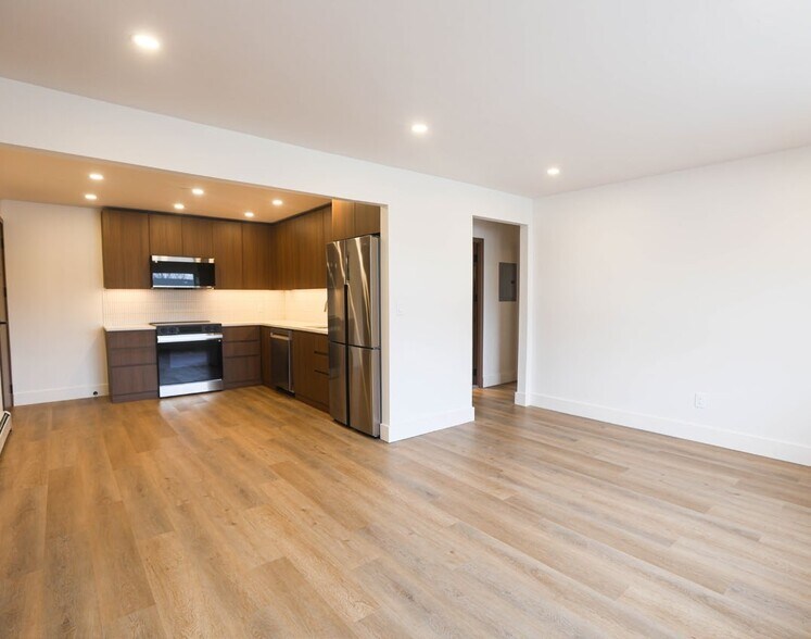 More Photos Of 777-787 Admiral St, Providence Apartments For Sale