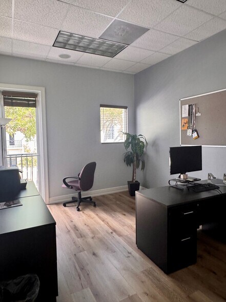 More Photos Of 9010 Strada Stell Ct, Naples Medical For Sale