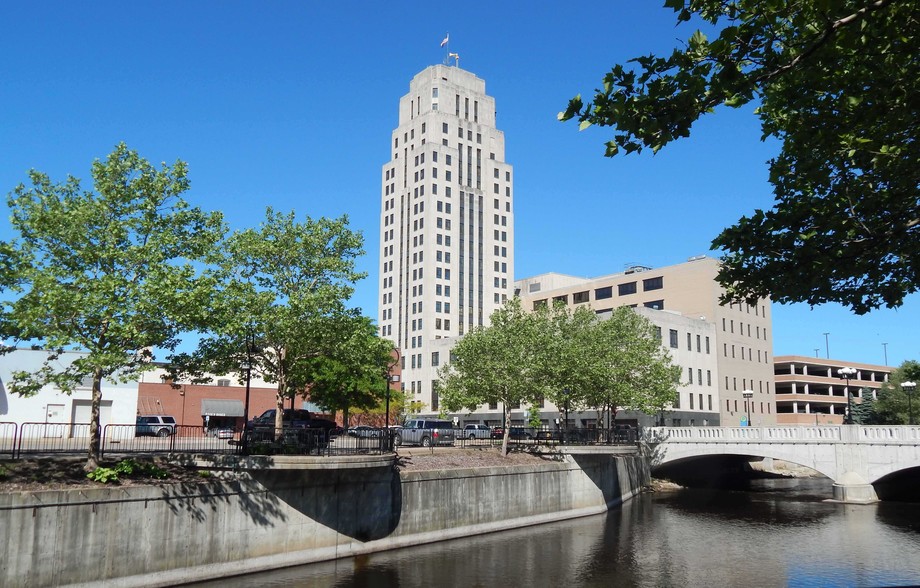 Primary Photo Of 70 Michigan Ave W, Battle Creek Office Residential For Lease