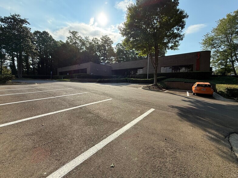 More Photos Of 4888 S Old Peachtree Rd, Peachtree Corners Office For Lease