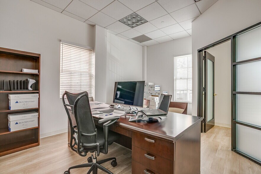 More Photos Of 85 Village Ln, Colleyville Office For Sale