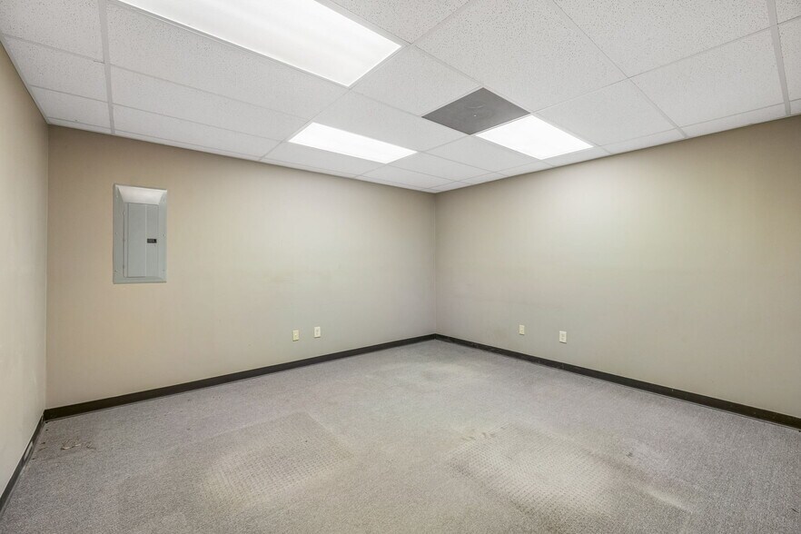More Photos Of 1311 W College St, Murfreesboro Industrial For Sale