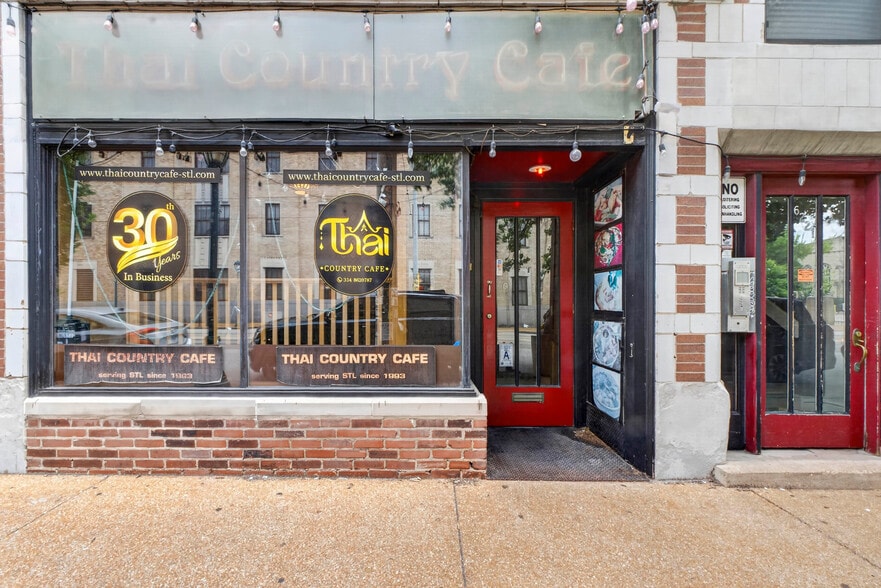 More Photos Of 6223 Delmar Blvd, University City Apartments For Lease