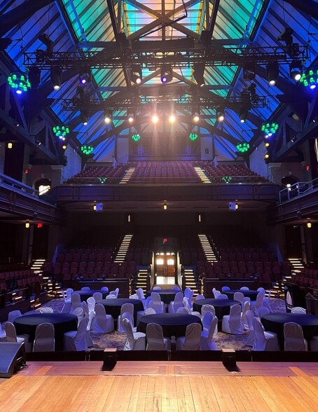 More Photos Of 400 NE Perry Ave, Peoria Theater Concert Hall For Sale