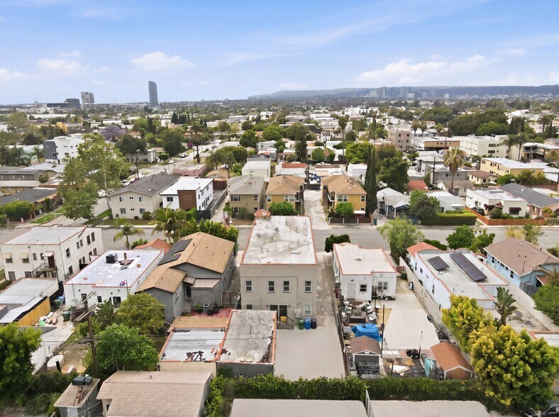 More Photos Of 2744 S Redondo Blvd, Los Angeles Apartments For Sale