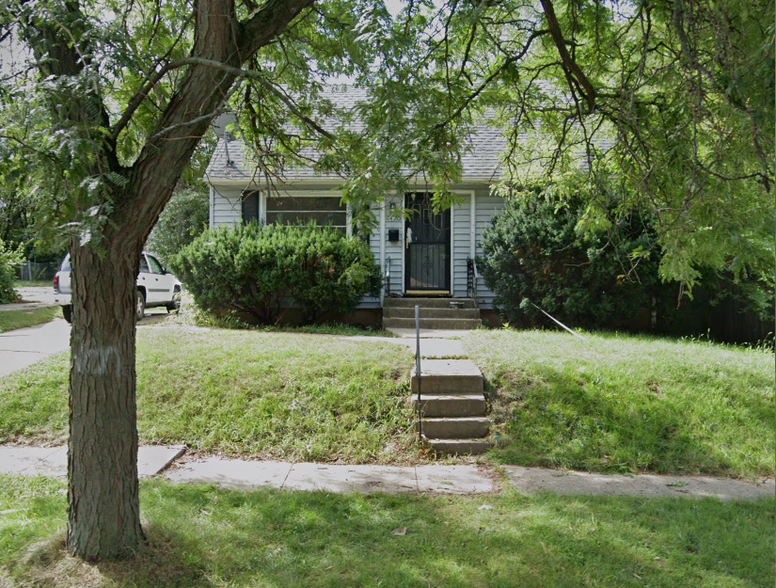 Primary Photo Of 1107 Furman St, Rockford Apartments For Sale