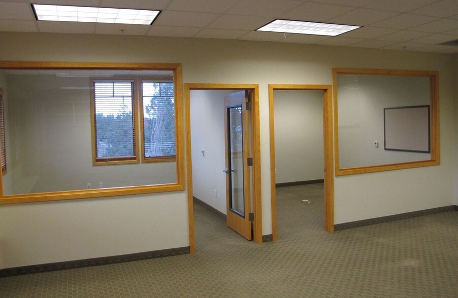 More Photos Of 525 SW Umatilla St, Redmond Office For Sale